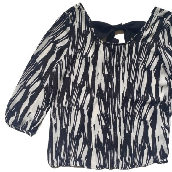 Charming Charlie Black & White Top - M - Picture 3 of 13
